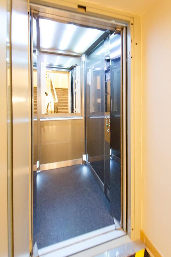 Modern Apartment Spanelska Прага Экстерьер фото